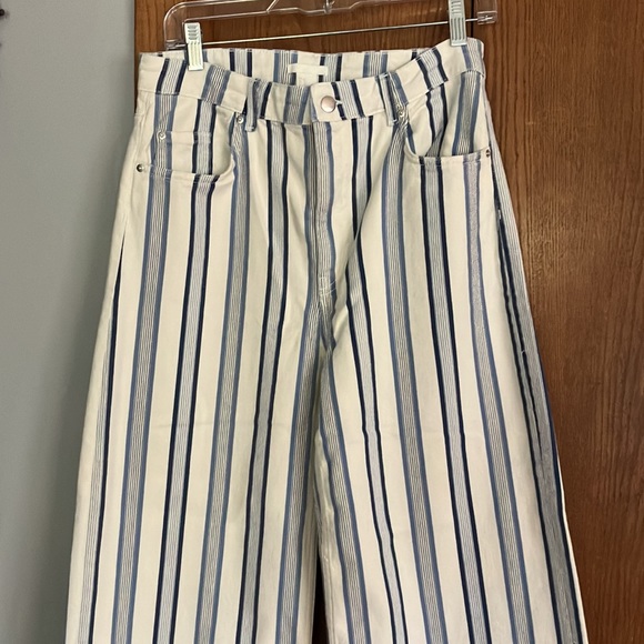 NWT H&M denim striped jeans! 🦋 - Picture 2 of 11
